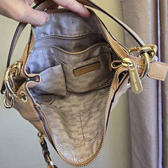 Michael Kors pebbled leather bag - Picture 5 of 10